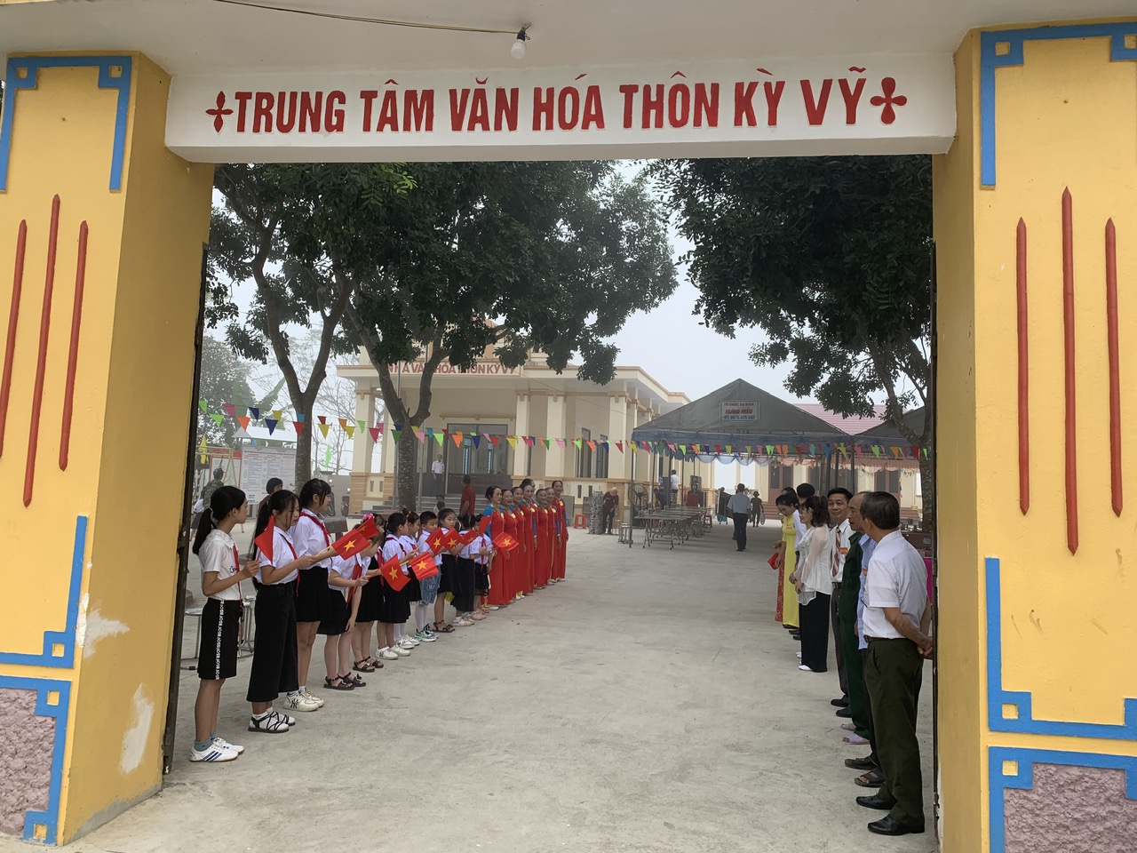 Cán bộ và nhân dân thôn Kỳ vỹ tổ chức ngày đại đoàn kết toàn dân tộc