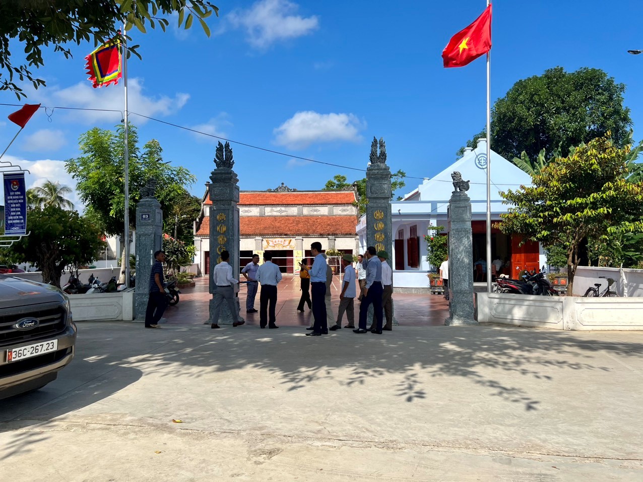 Anh-tin-bai