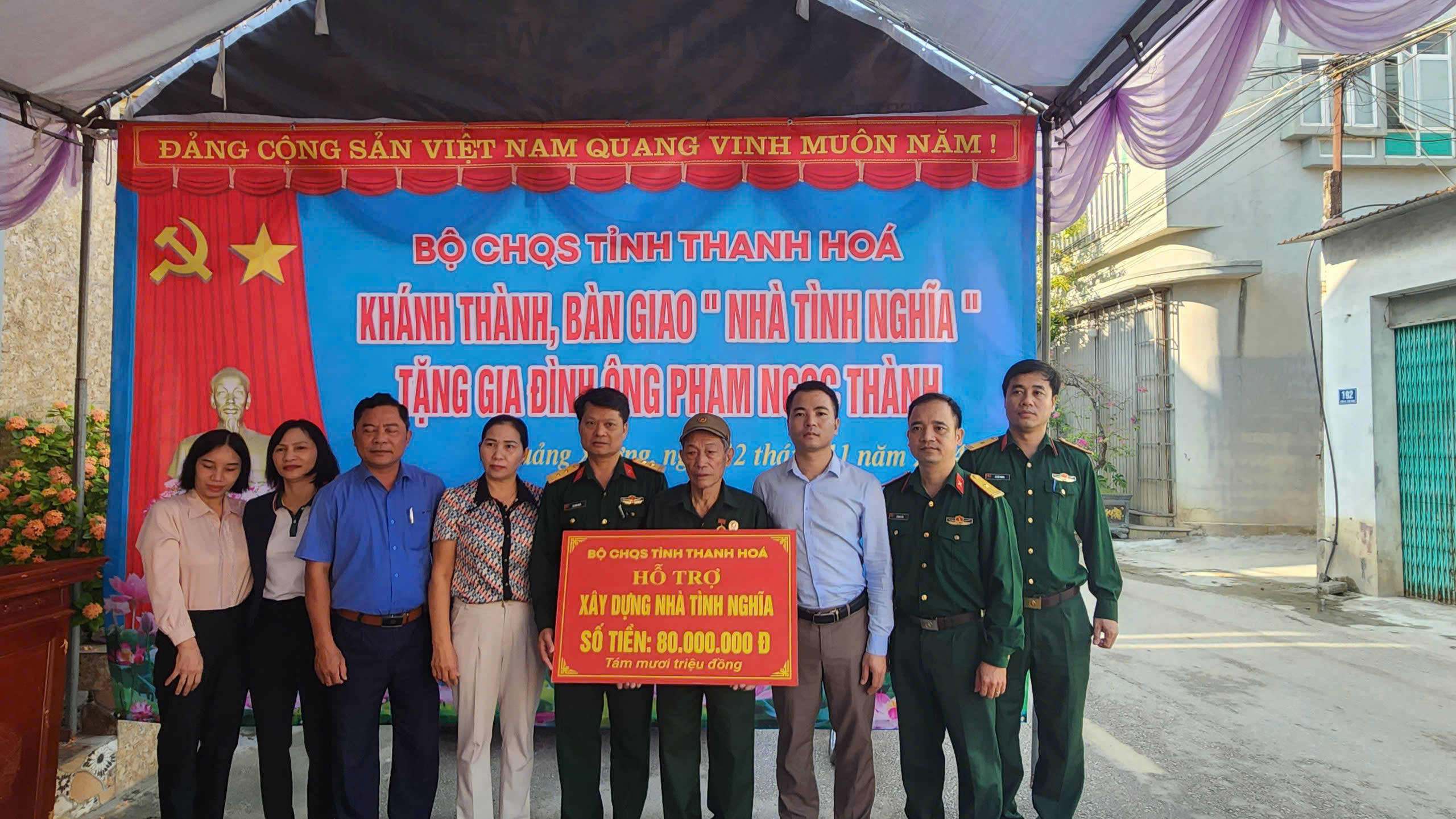 KHÁNH THÀNH VÀ BÀ GIAO NHÀ CHO THƯƠNG BINH