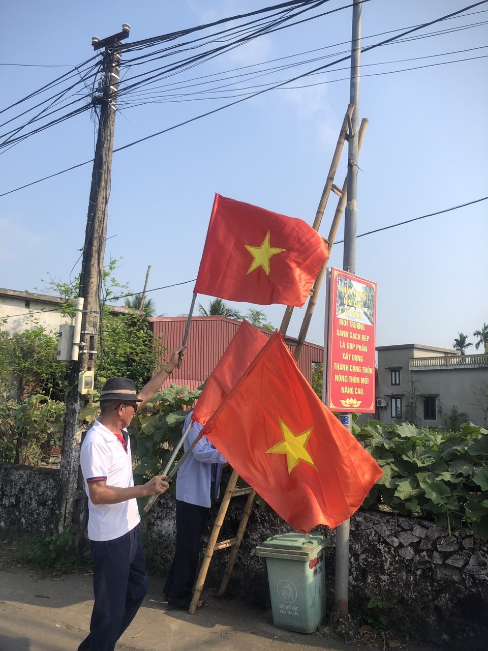 Anh-tin-bai