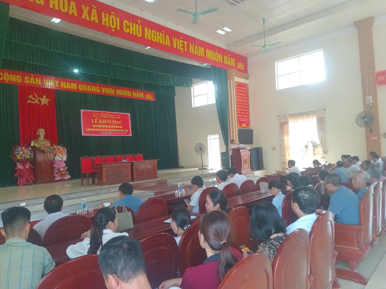 TTHTCĐ xã Quảng Văn long trọng tổ chức lễ khai giảng năm học 2024 - 2025 và lễ phát động hưởng ứng tuần lễ học tập suốt đời năm 2024.