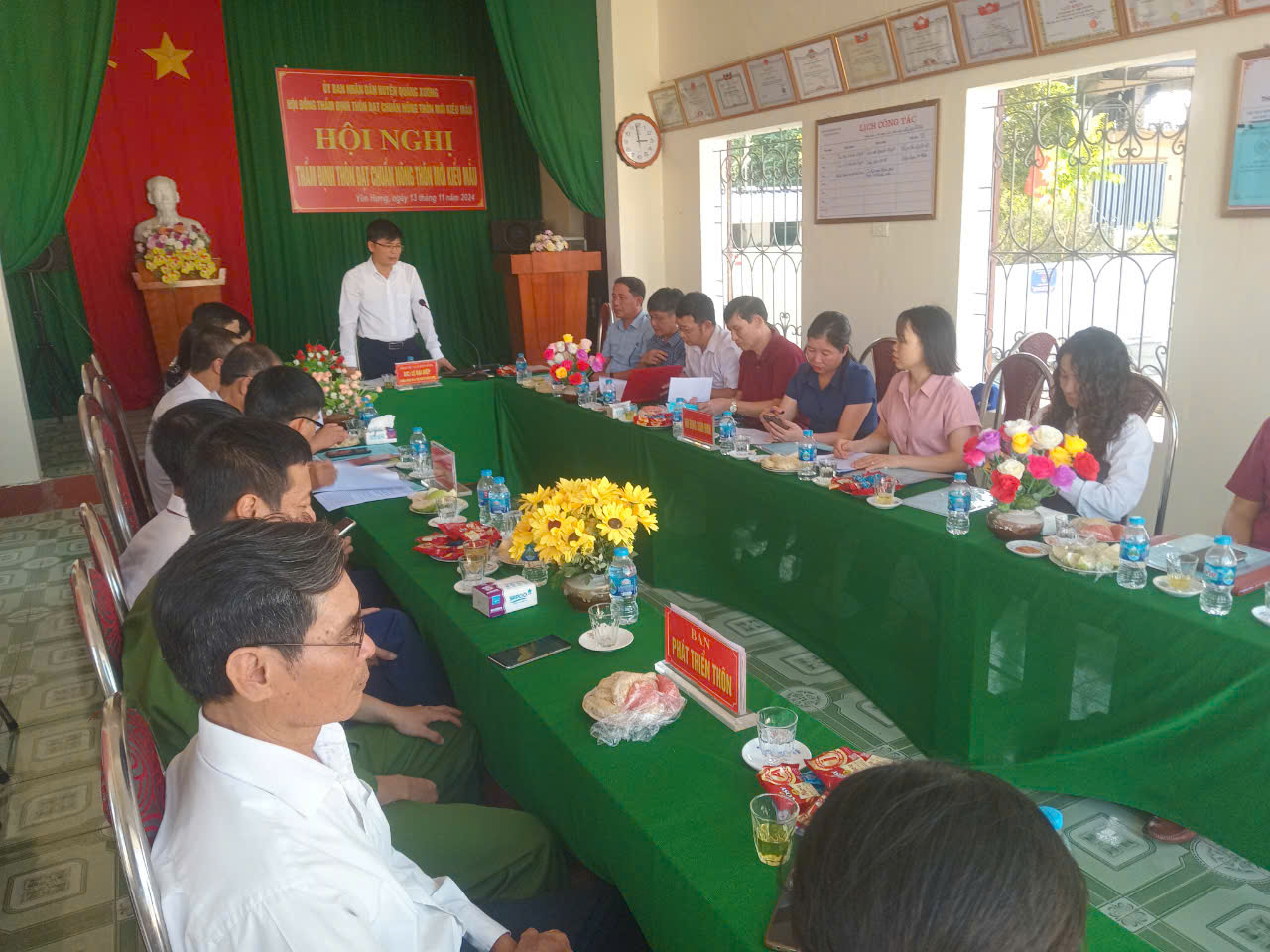 THÔN YÊN HƯNG TỔ CHỨC LẾ CÔNG BỐ QUYẾT ĐỊNH  ĐẠT CHUẨN NÔNG THÔN MỚI KIỂU MẪU
