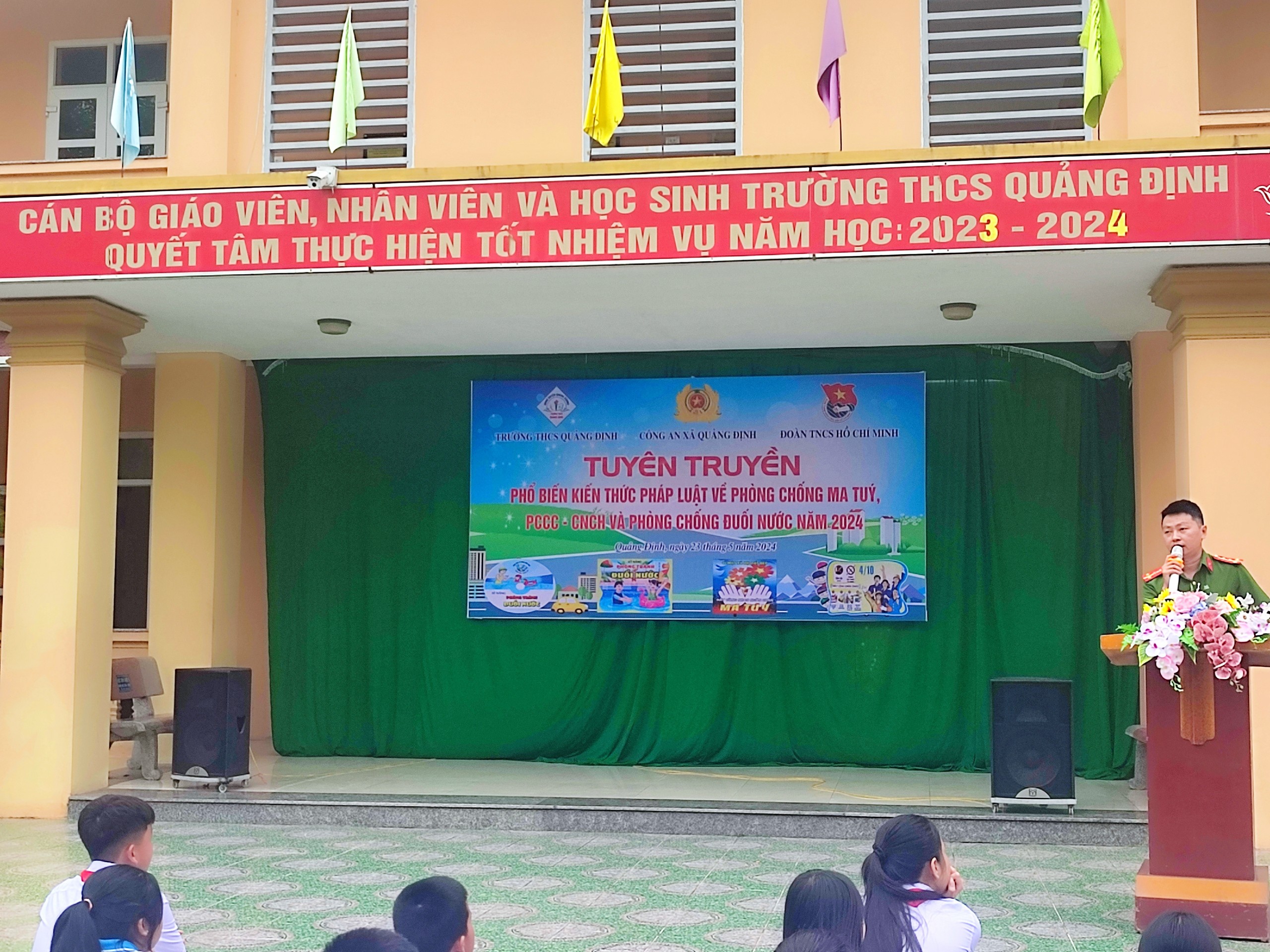 Tuyên truyền phòng chống ma túy phòng cháy chữa cháy - cứu nạn cứu hộ (PCCC - CNCH) và phòng chống đuối nước cho học sinh trường THCS Quảng Định