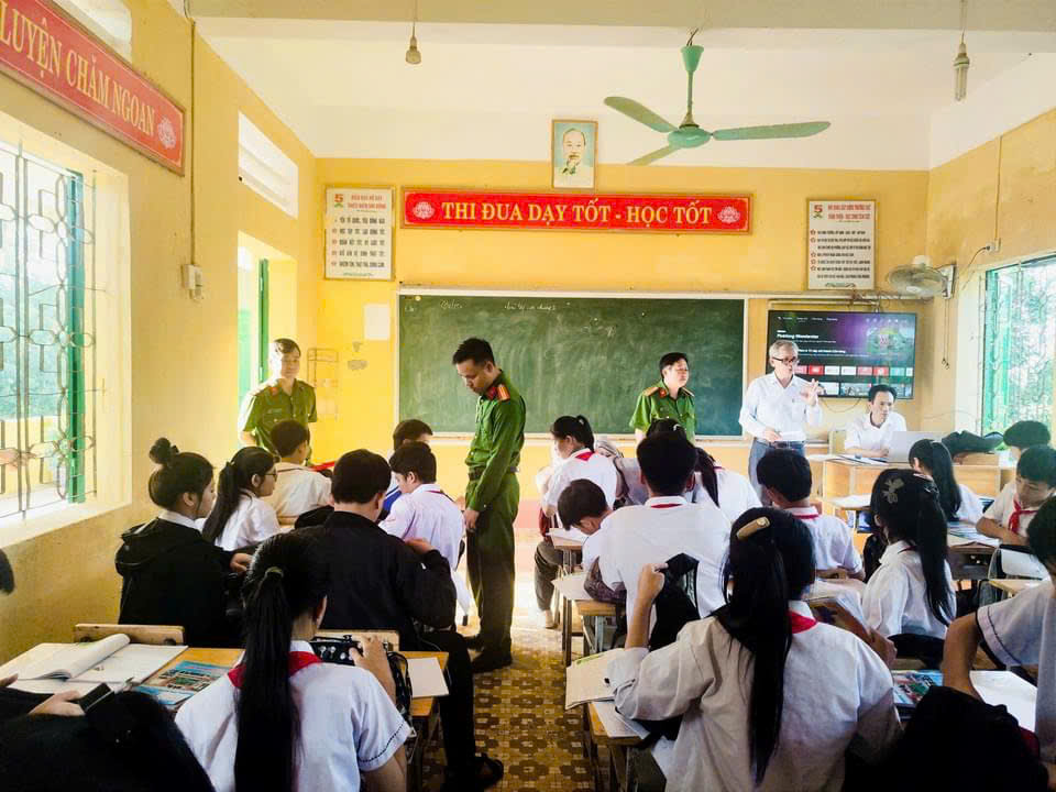 Anh-tin-bai