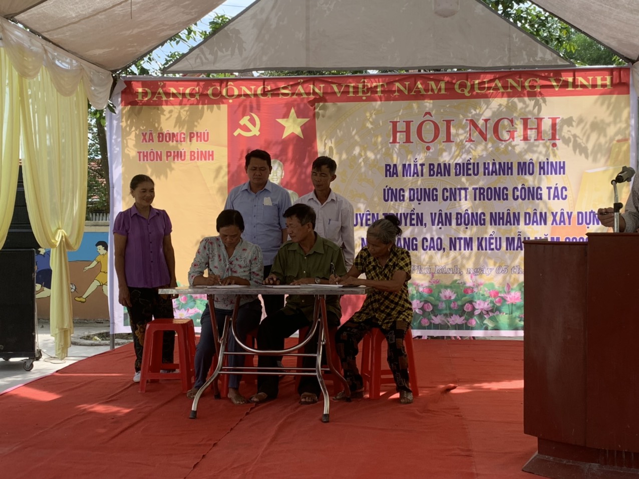 Kí cam kết.jpg