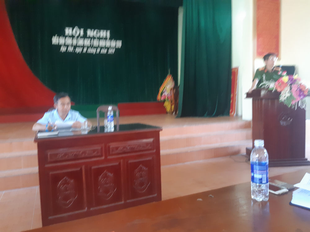 CA lắng nghe ý kiến nhân dân.jpg
