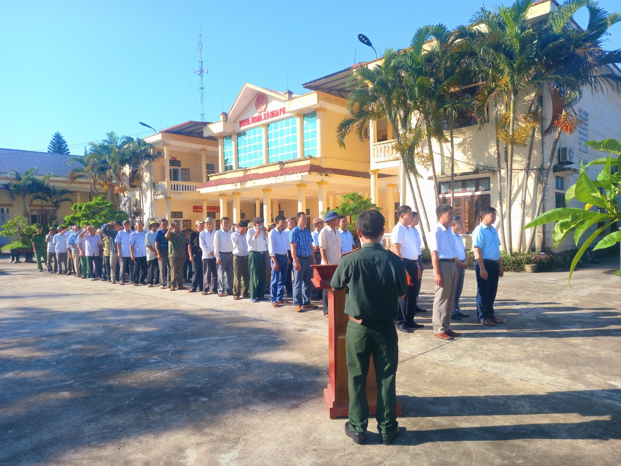 Dâng hương 2.jpg