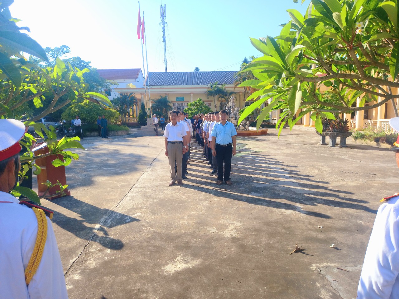 Dâng hương 3.jpg