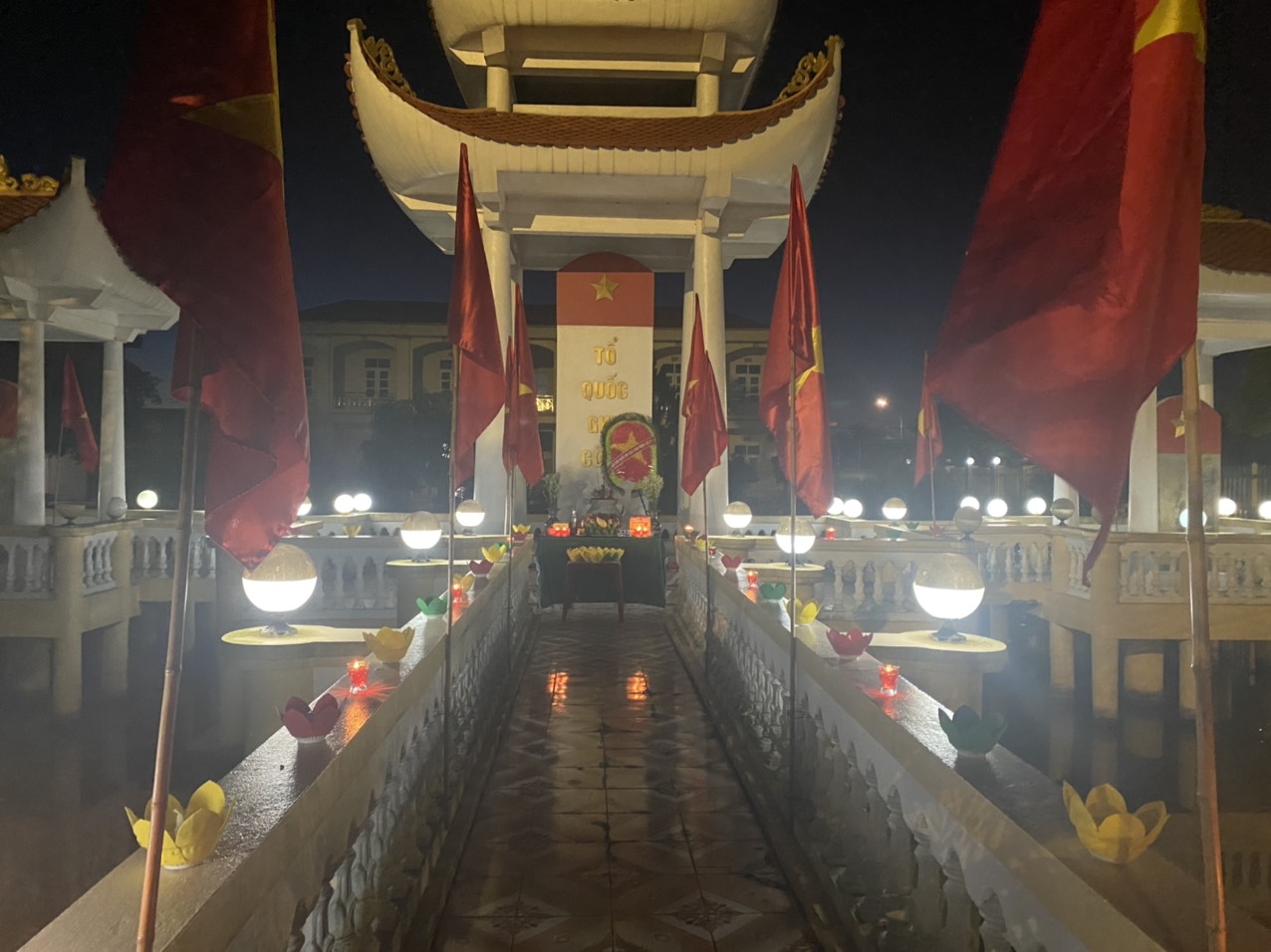 Thắp nến.jpg