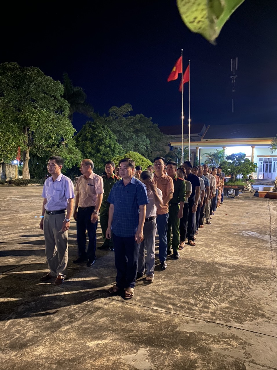 Thắp nến tri ân.jpg