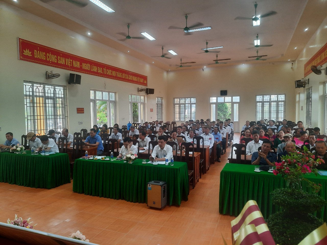 ảnh đại hội.jpg