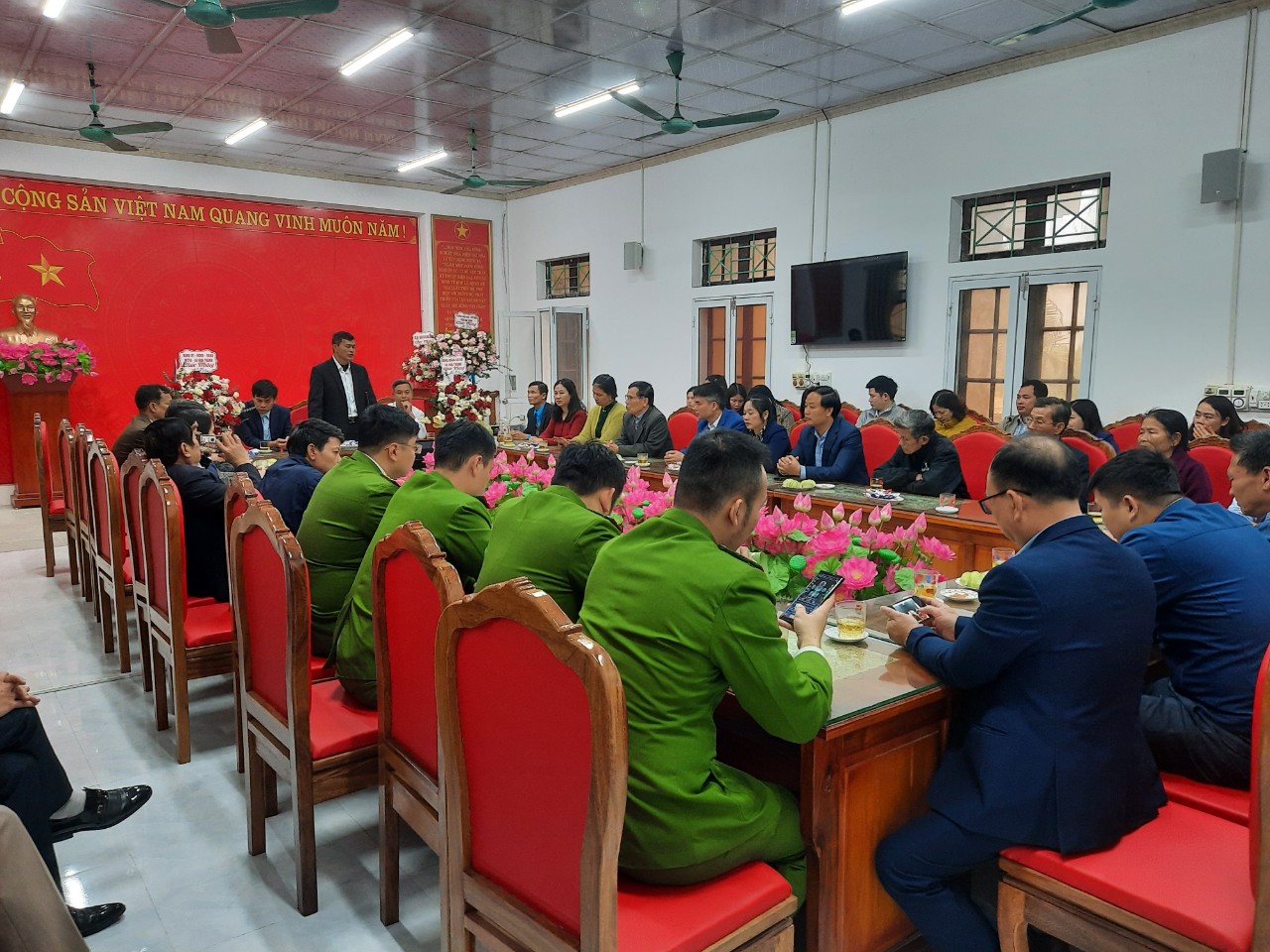 Ảnh 1 nhận công tác mới.jpg