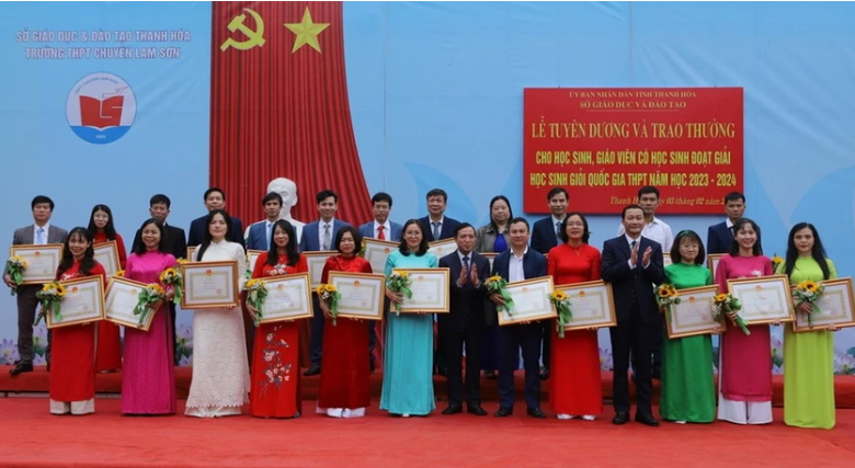 Anh-tin-bai