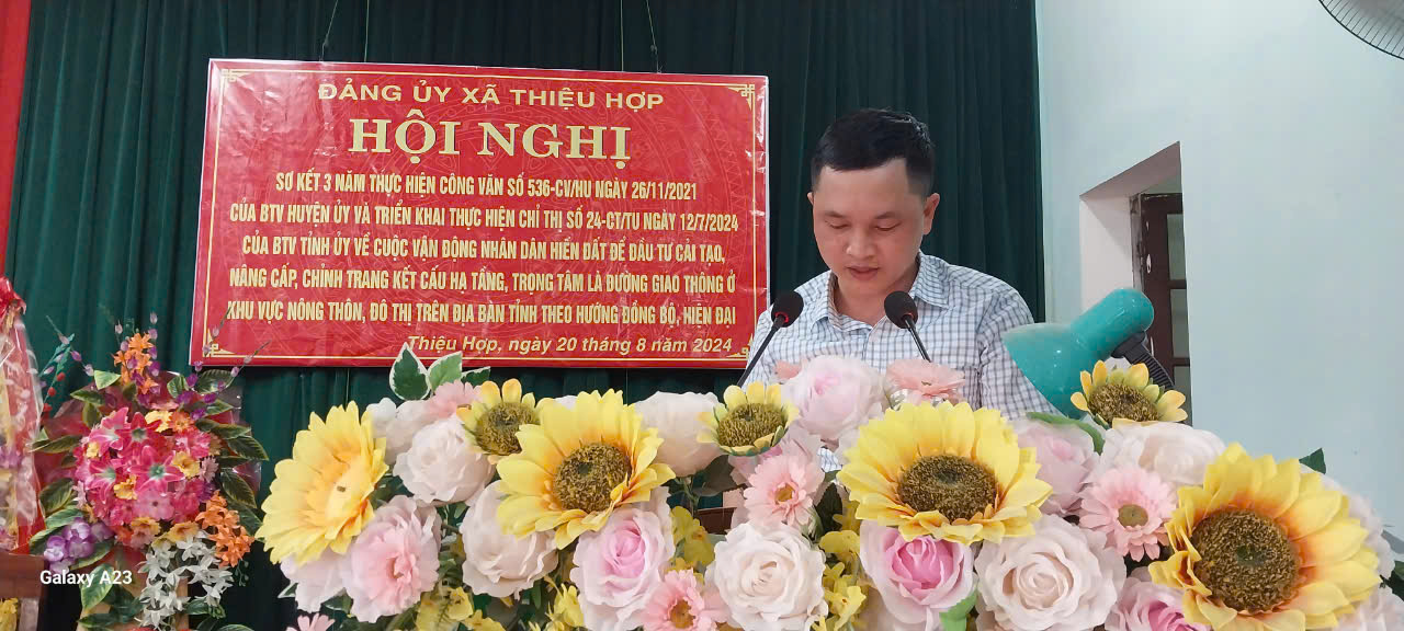 D:\Ảnh Sơ Kết 3 năm\A CT MTTQ đọc báo cáo.jpg