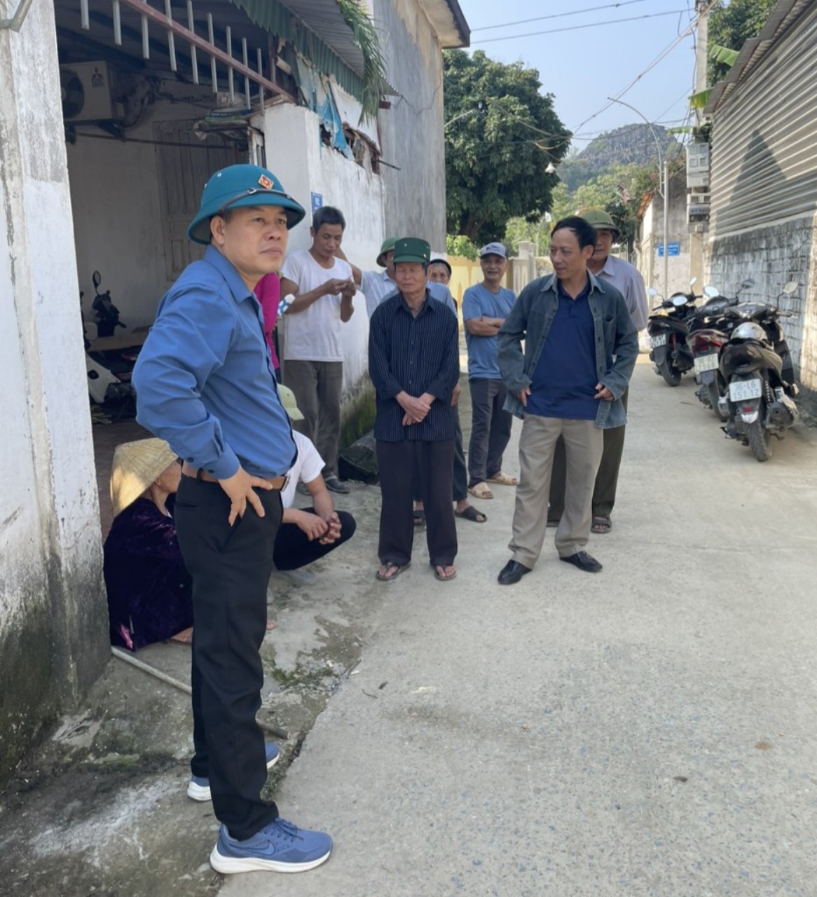 THÔN 2 vận động ND hiến đất.jpg
