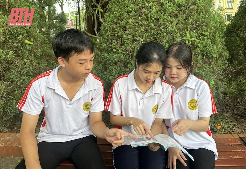 Anh-tin-bai