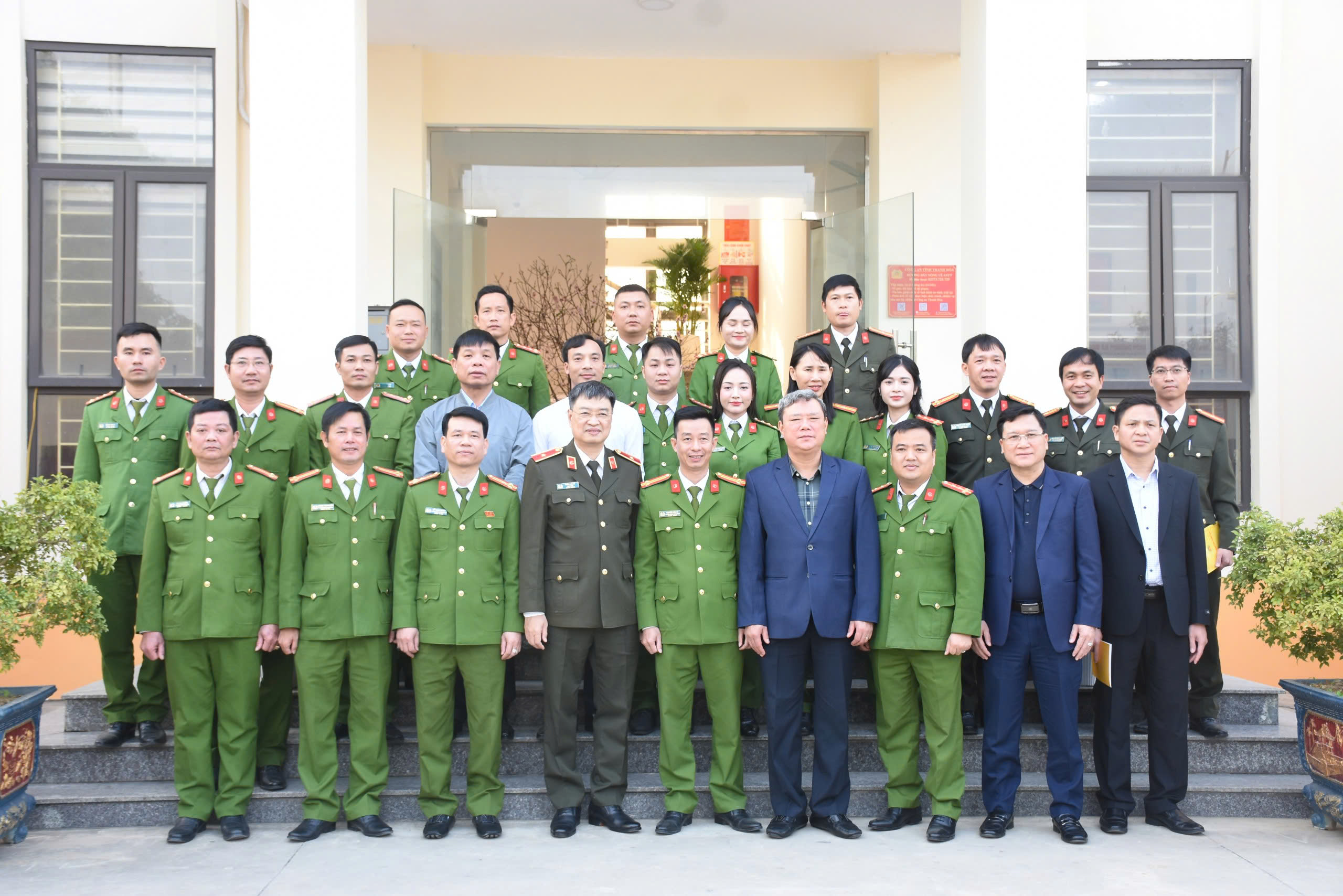 Anh-tin-bai