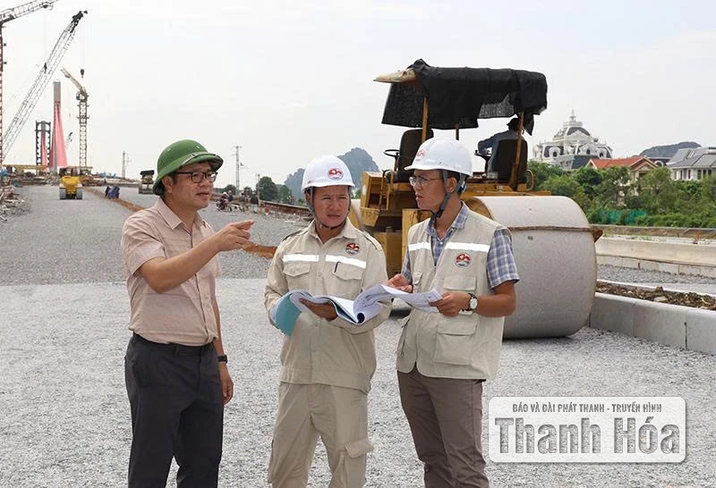 អង់គ្លេស៖ ព័ត៌មាន
