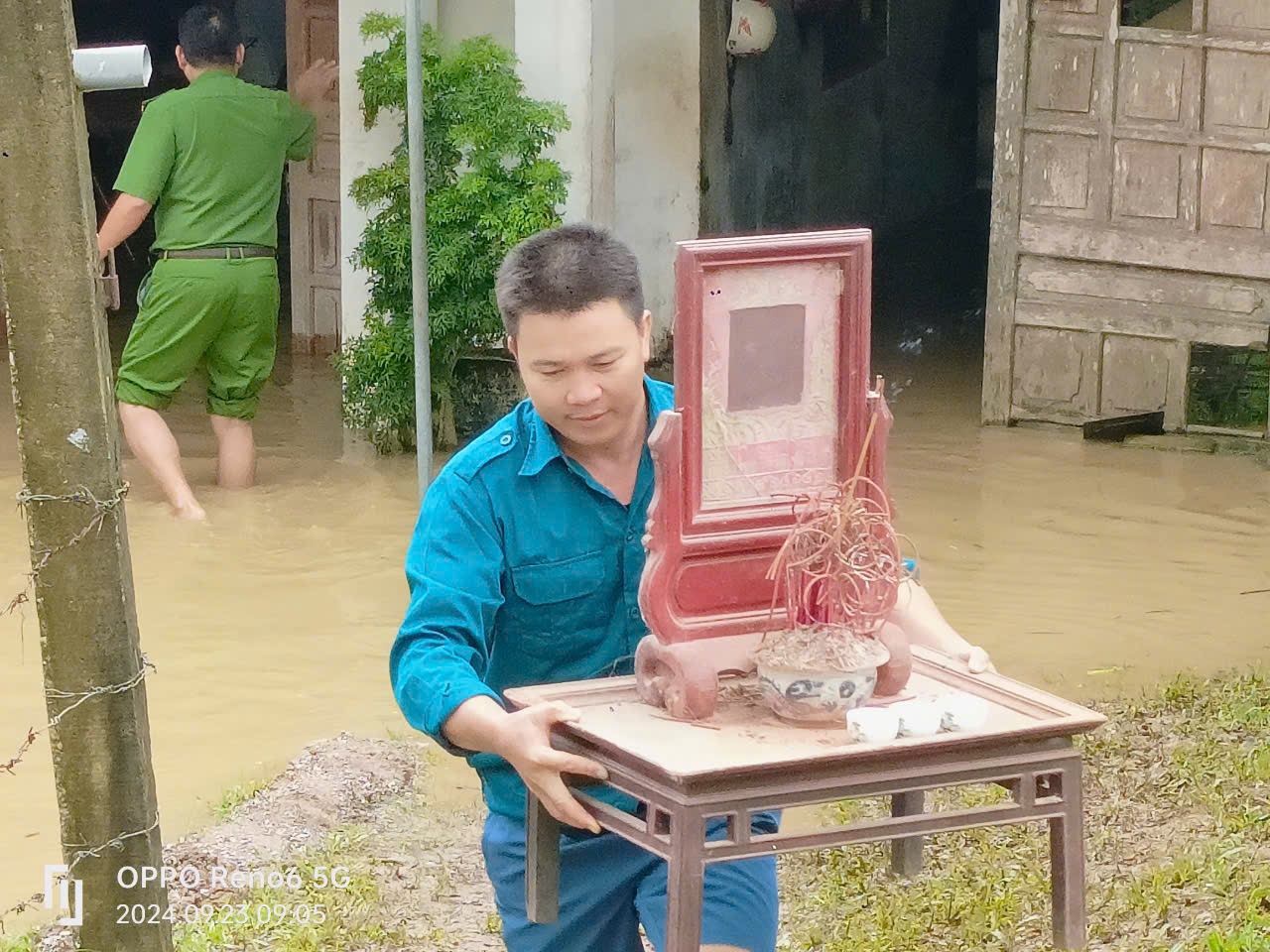 Anh-tin-bai
