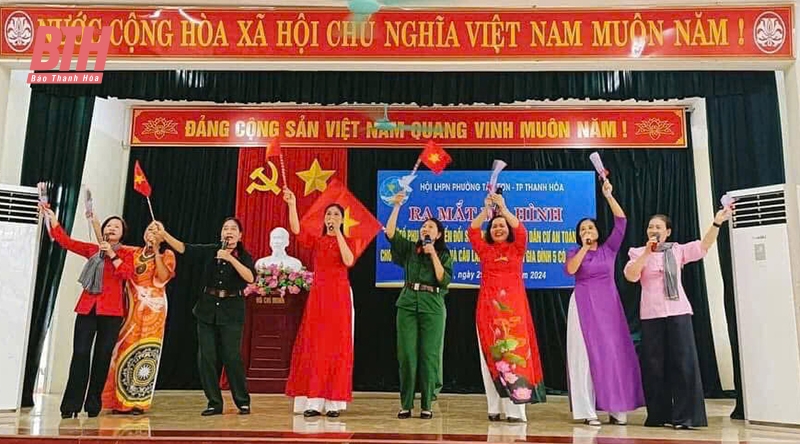 Chi hội trưởng phụ nữ tổ dân phố Phan Bội Châu, phường Phú Sơn tận tâm vì công việc