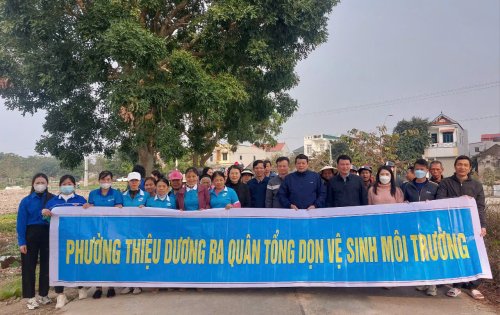Phường Thiệu Dương ra quân tổng vệ sinh môi trường