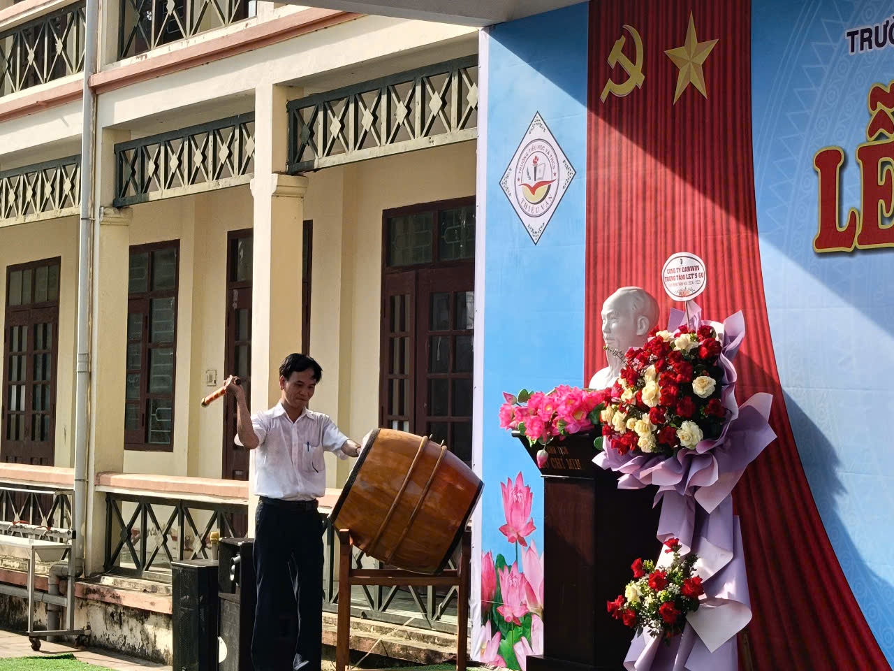 Anh-tin-bai
