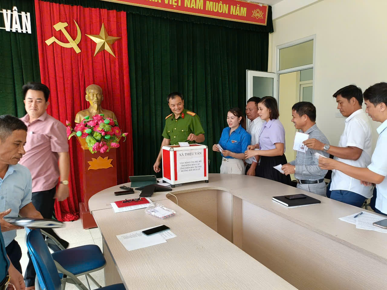 Anh-tin-bai