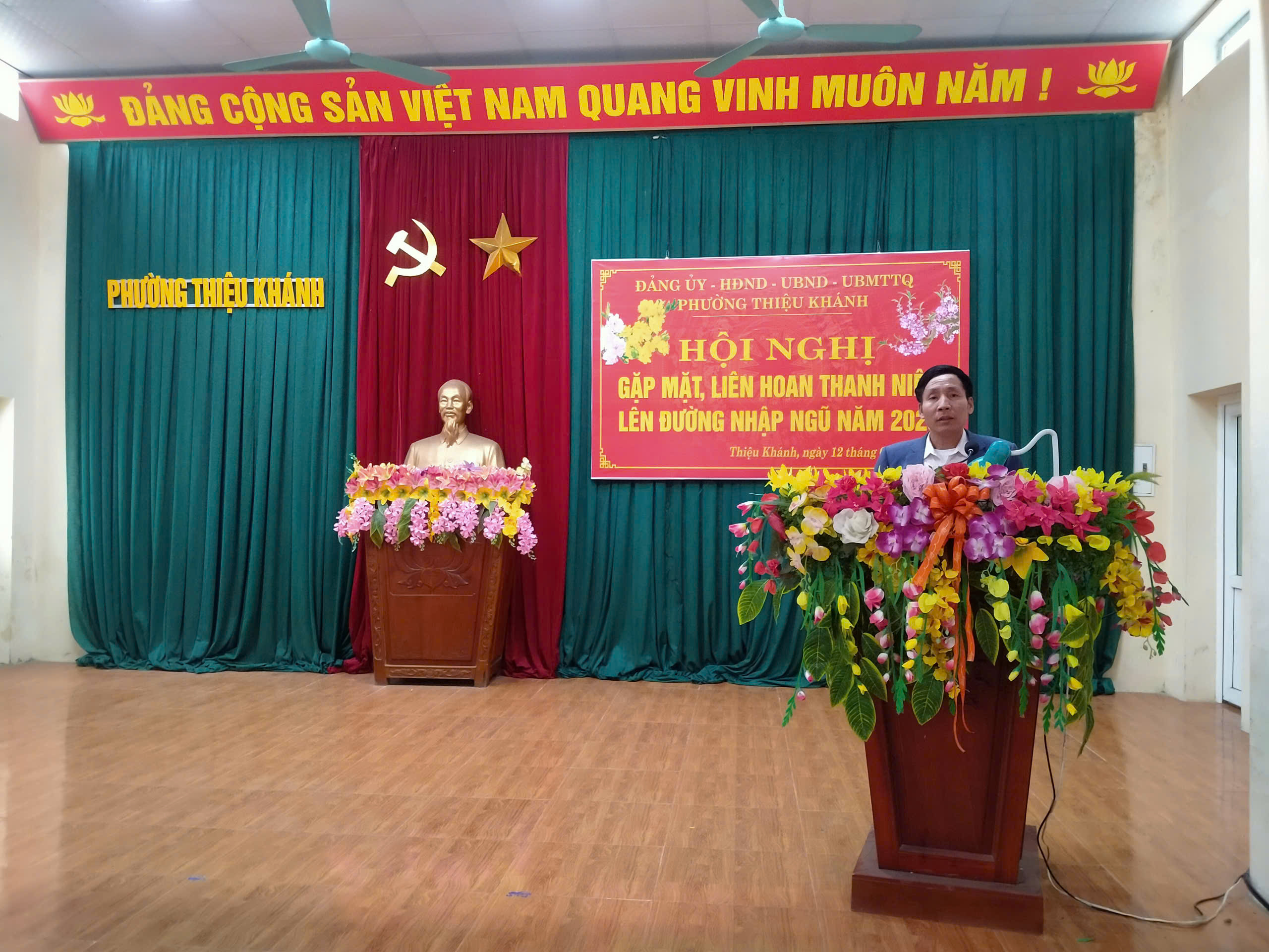 Anh-tin-bai