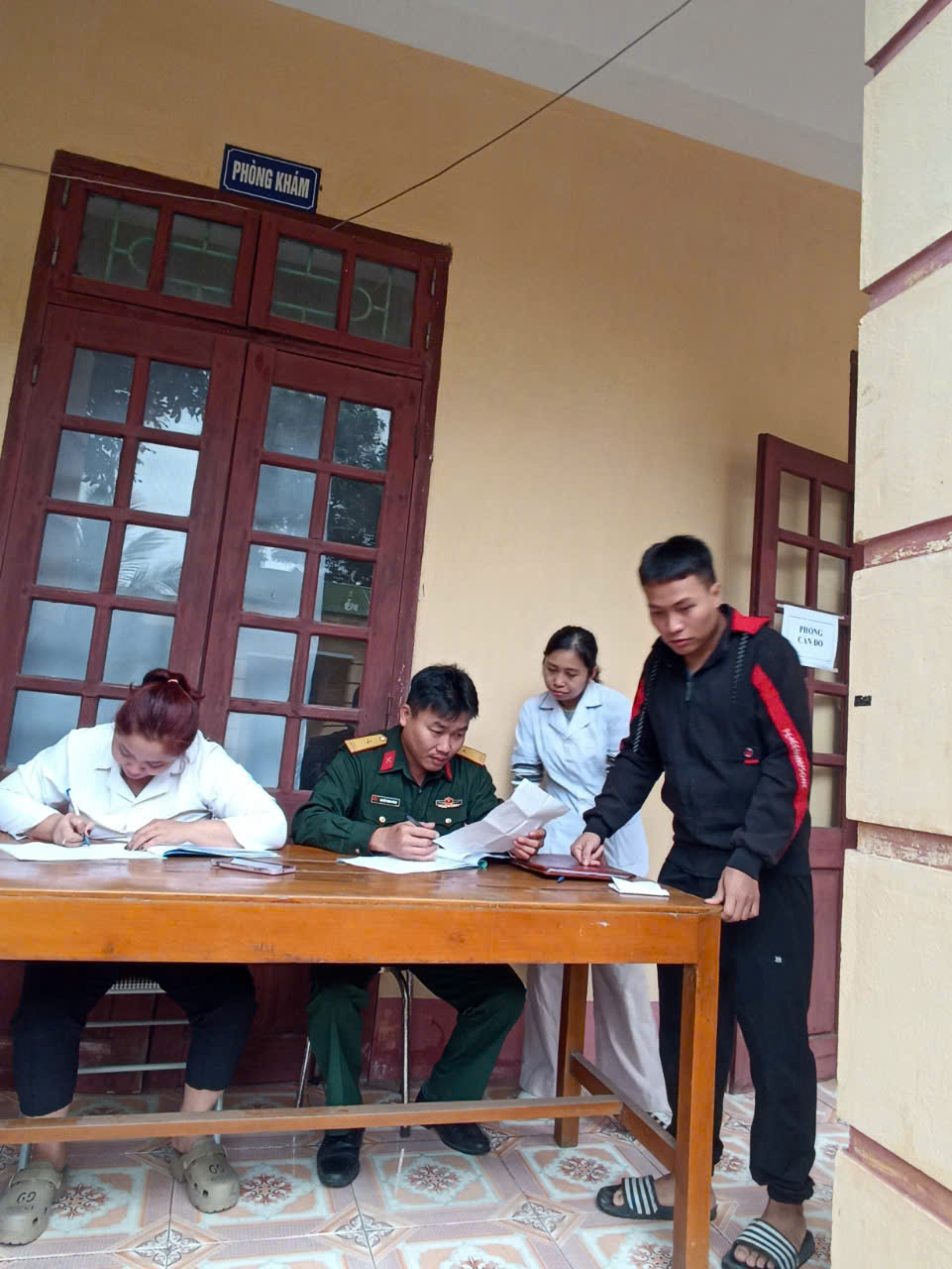 Anh-tin-bai
