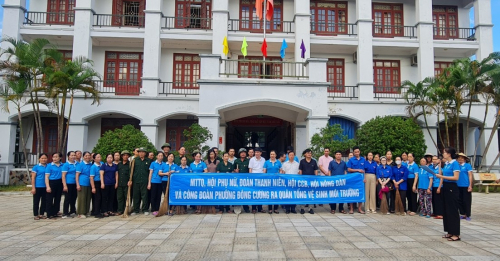 PHƯỜNG ĐÔNG CƯƠNG RA QUÂN TỔNG DỌN VỆ SINH MÔI TRƯỜNG
