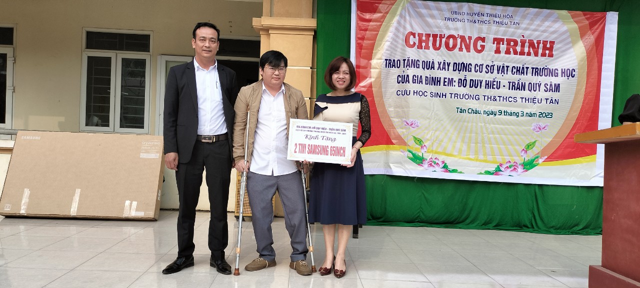 Đỗ Duy Hiếu là một thầy giáo dạy toán vô cùng tài năng và nghị lực