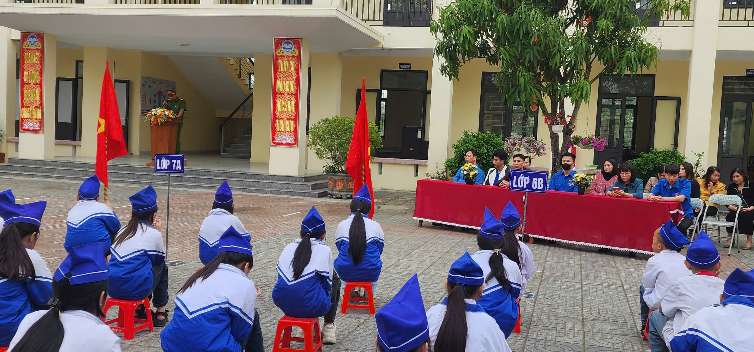 Anh-tin-bai