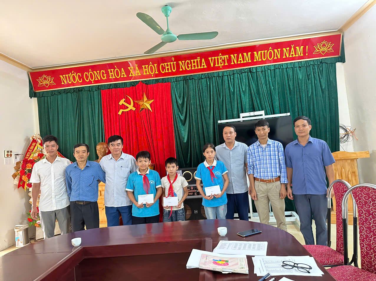 Anh-tin-bai