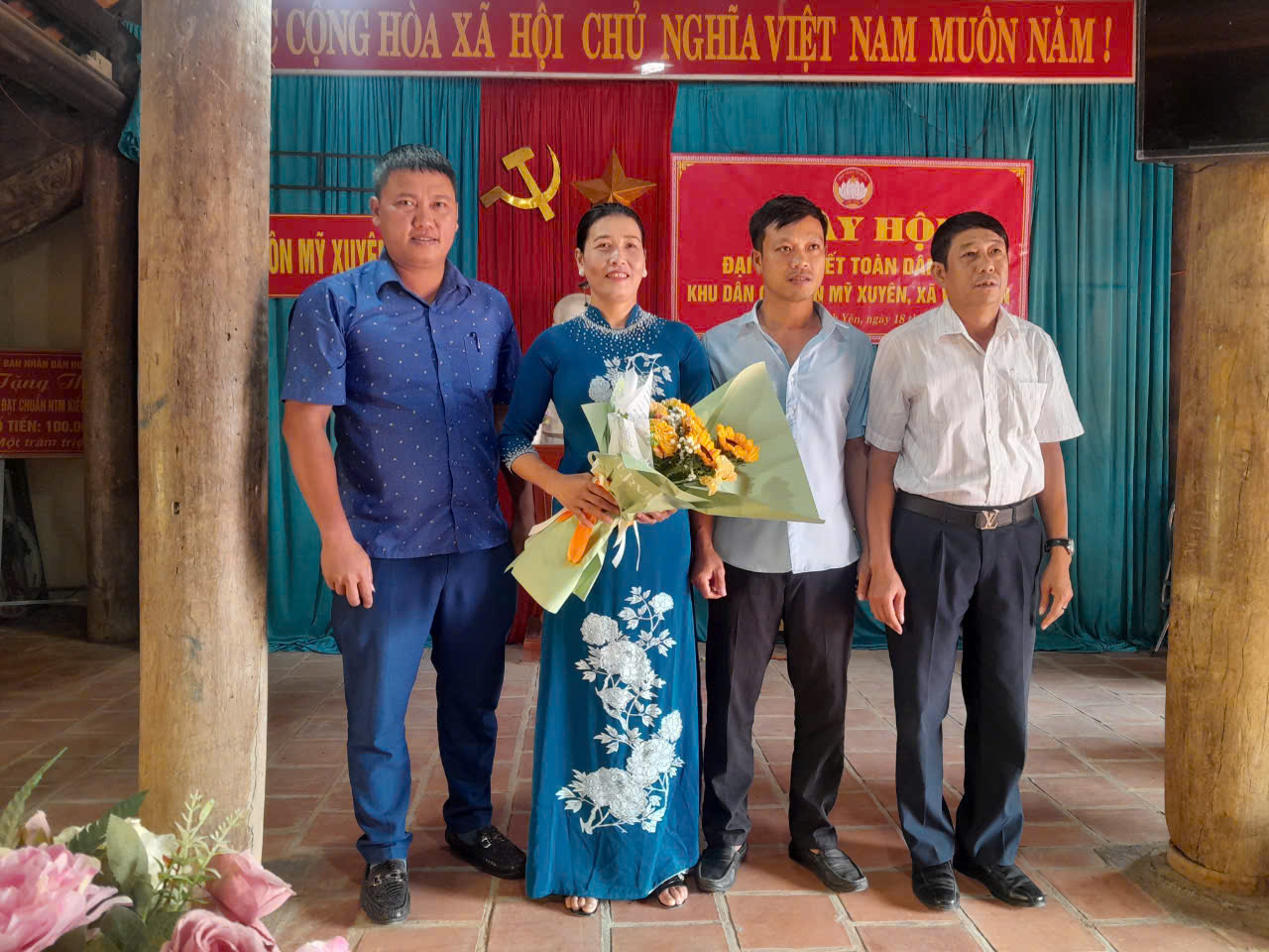 Anh-tin-bai