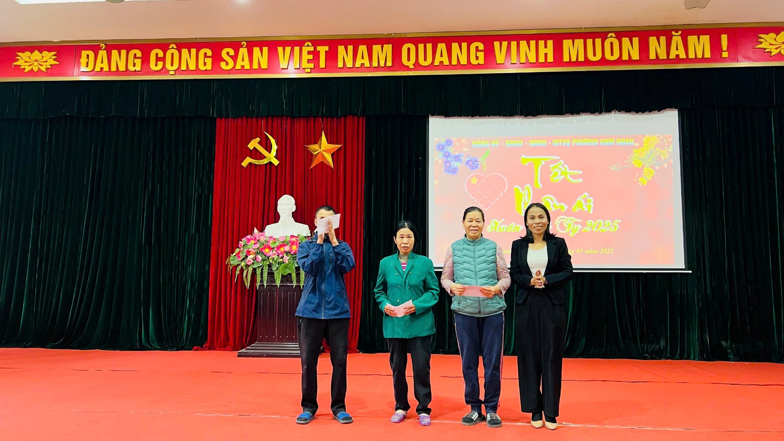 C:\BÀI ĐĂNG CỔNG THÔNG TIN ĐIỆN TỬ\TẾT 2025\TẾT 1.jpg