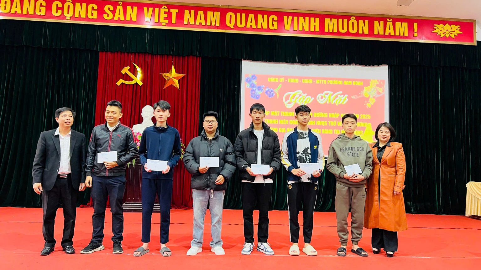 C:\BÀI ĐĂNG CỔNG THÔNG TIN ĐIỆN TỬ\GẶP MẶT QUÂN NĂM MỚI\5.jpg