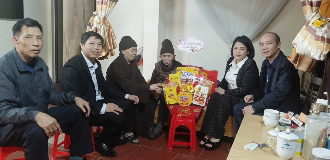 C:\BÀI ĐĂNG CỔNG THÔNG TIN ĐIỆN TỬ\GẶP MẶT QUÂN NĂM MỚI\z6256491445996_b05d00c3d16e9bfd904aa019abd67708.jpg