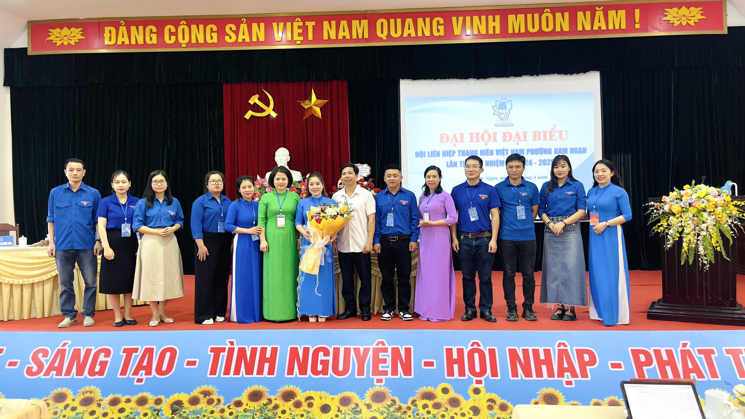 Ra mắt Mai.jpg
