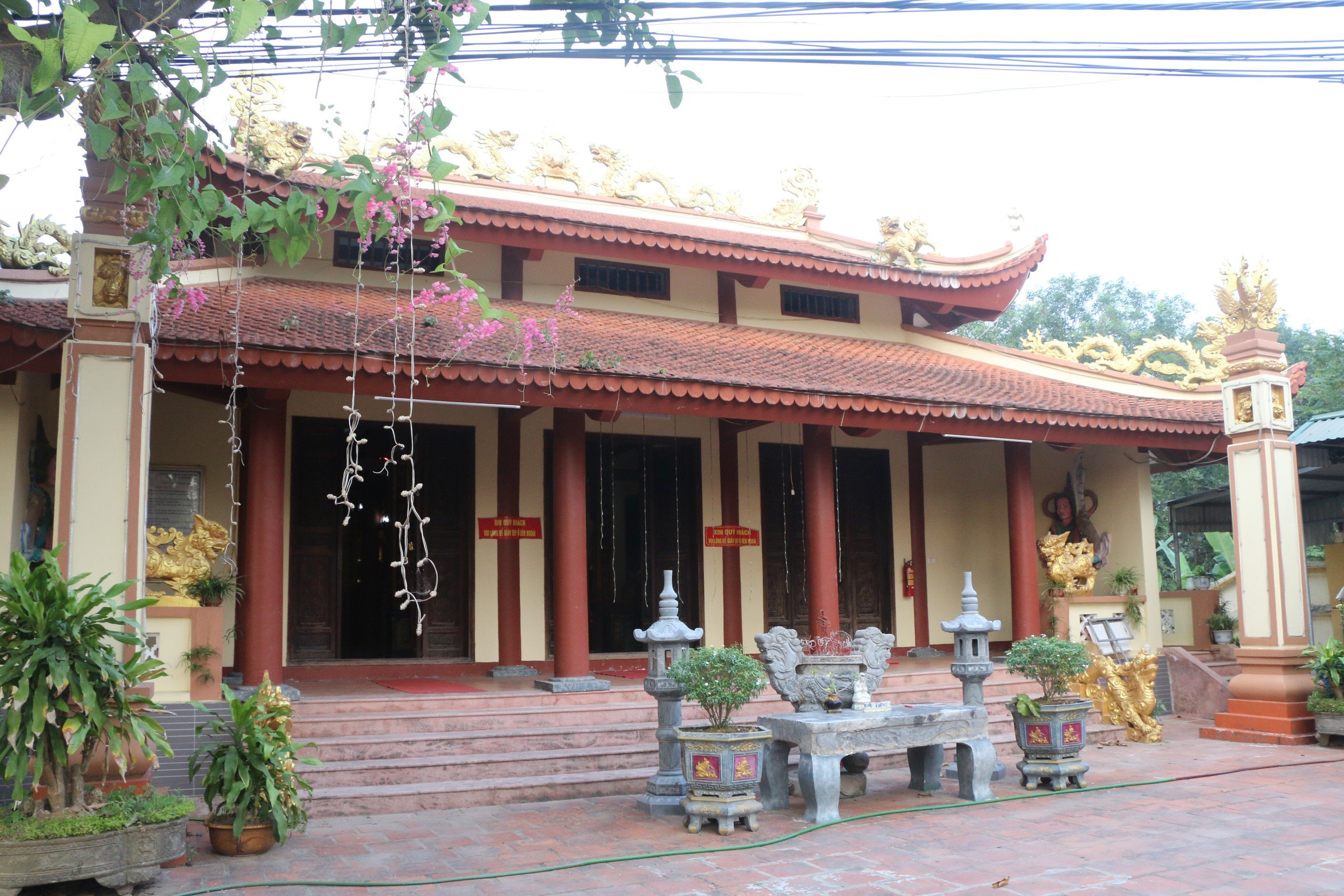 Ảnh đền thờ bia ký.jpg