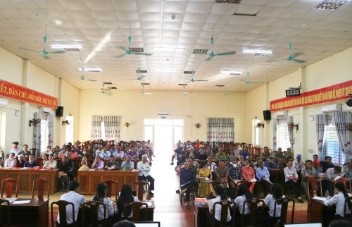 CHI NHÁNH VĂN PHÒNG ĐĂNG KÝ ĐẤT ĐAI HUYỆN HOẰNG HÓA TỔ CHỨC CHƯƠNG TRÌNH “NGÀY THỨ 7 TÌNH NGUYỆN” GIÚP NGƯỜI DÂN GIẢI QUYẾT THỦ TỤC HÀNH CHÍNH TẠI XÃ HOẰNG XUÂN