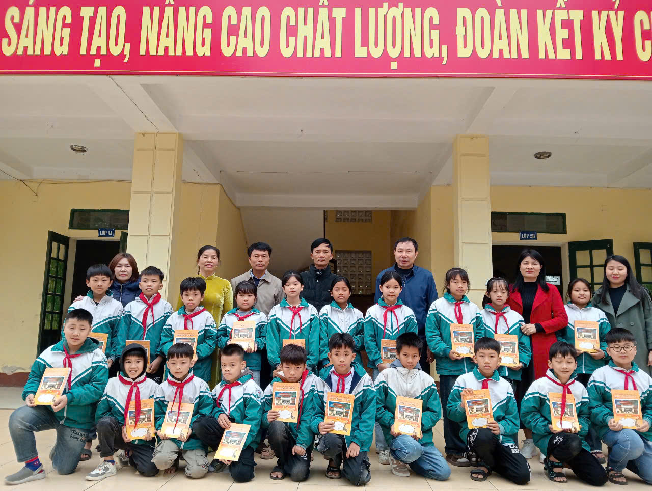 THÀNH TÍCH XUẤT SẮC THẦY CÔ GIÁO VÀ HỌC SINH  ĐÃ ĐẠT ĐƯỢC TRONG NĂM HỌC 2024-2025  CỦA TRƯỜNG TIỂU HỌC ĐỒNG LỘC