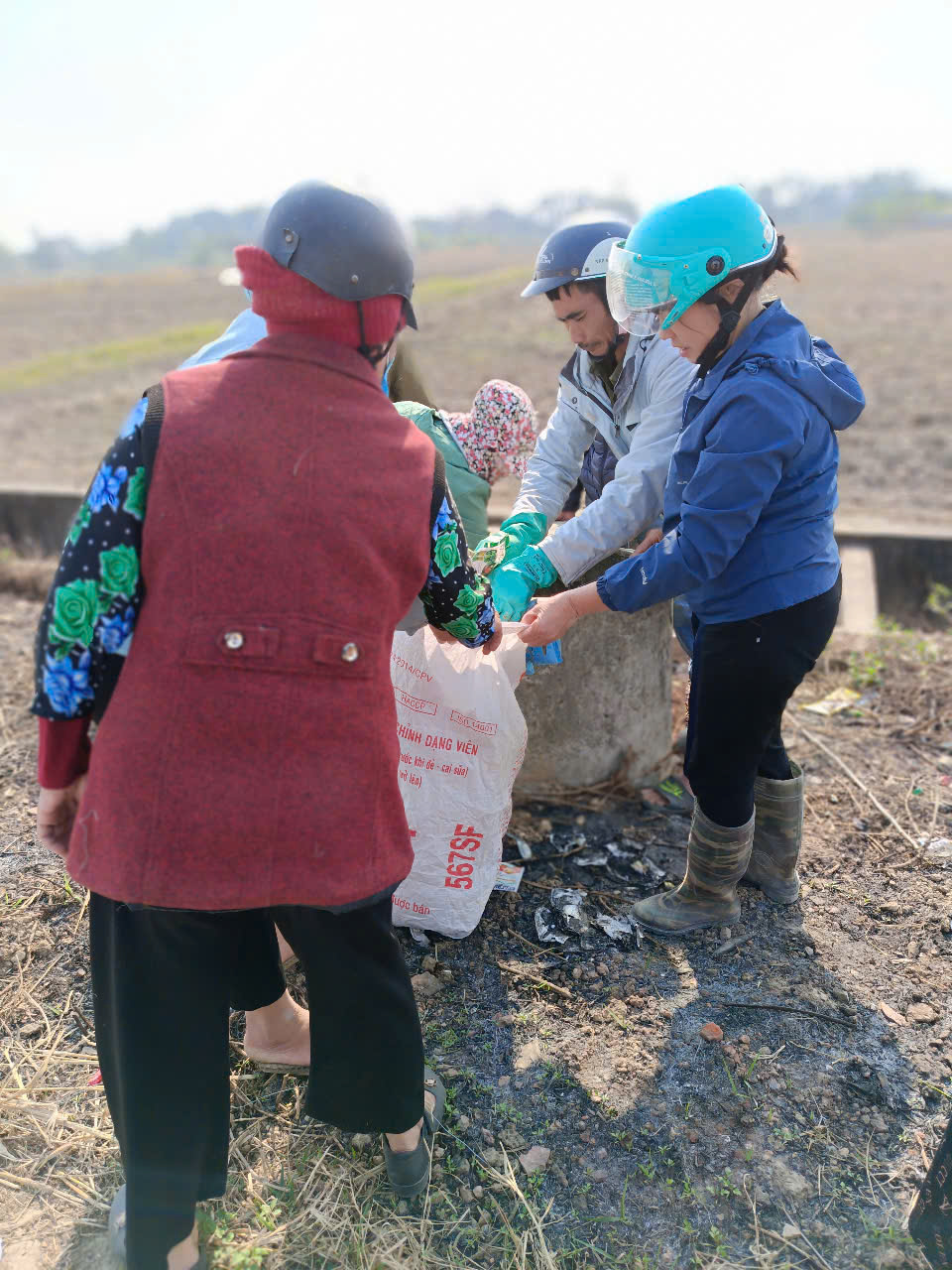Anh-tin-bai