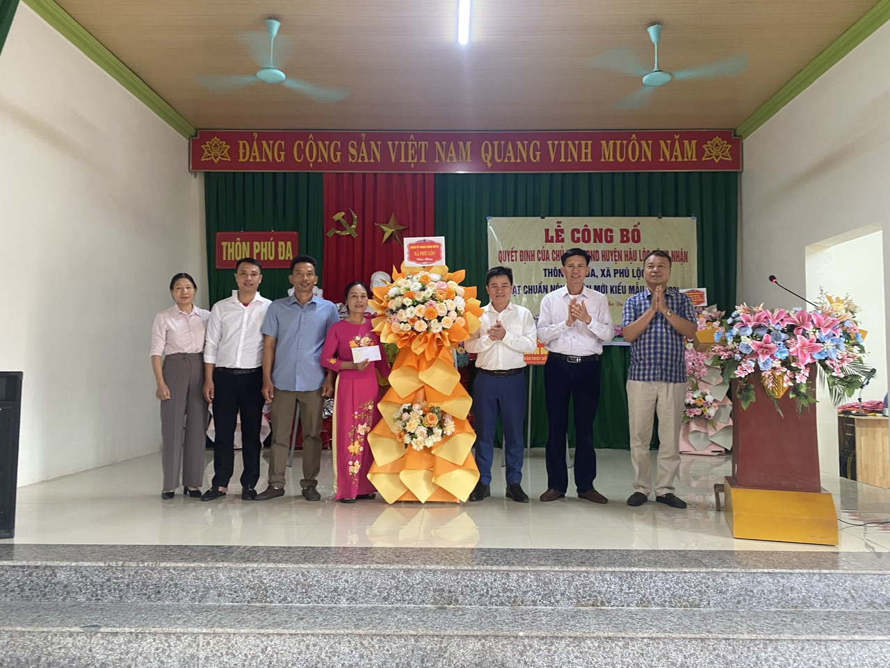 THÔN PHÚ ĐA, XÃ PHÚ LỘC TỔ CHỨC LỄ CÔNG BỐ QUYẾT ĐỊNH THÔN NTM KIỂU MẪU