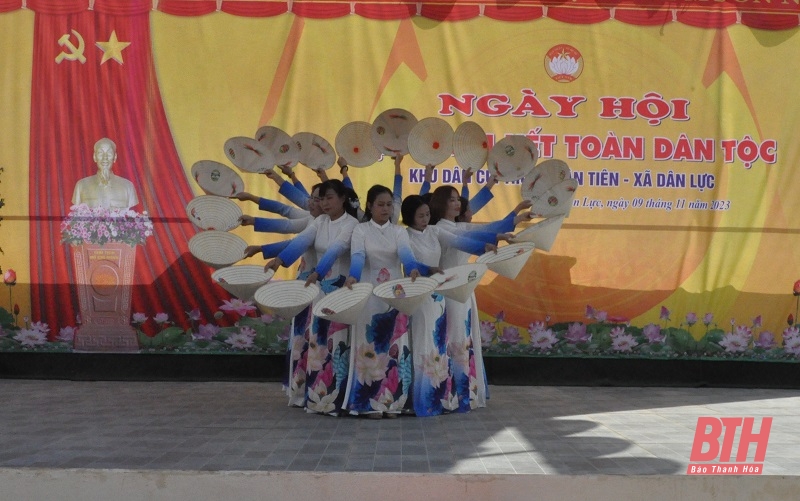 văn nghệ.jpg