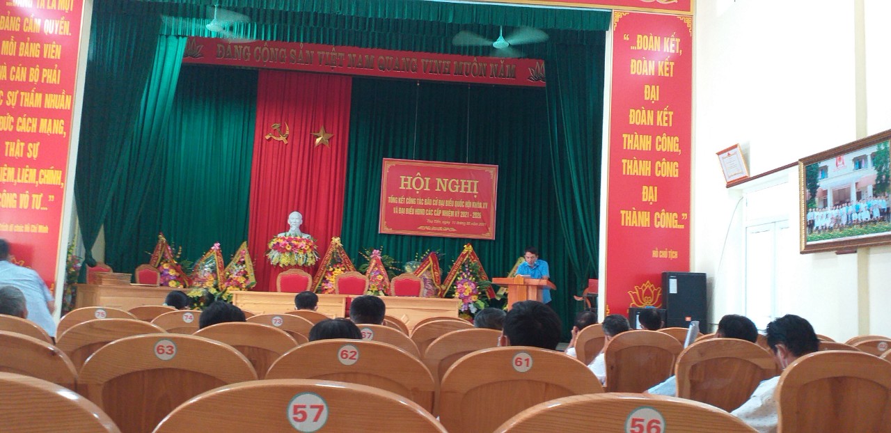 ả 4 b cử.jpg