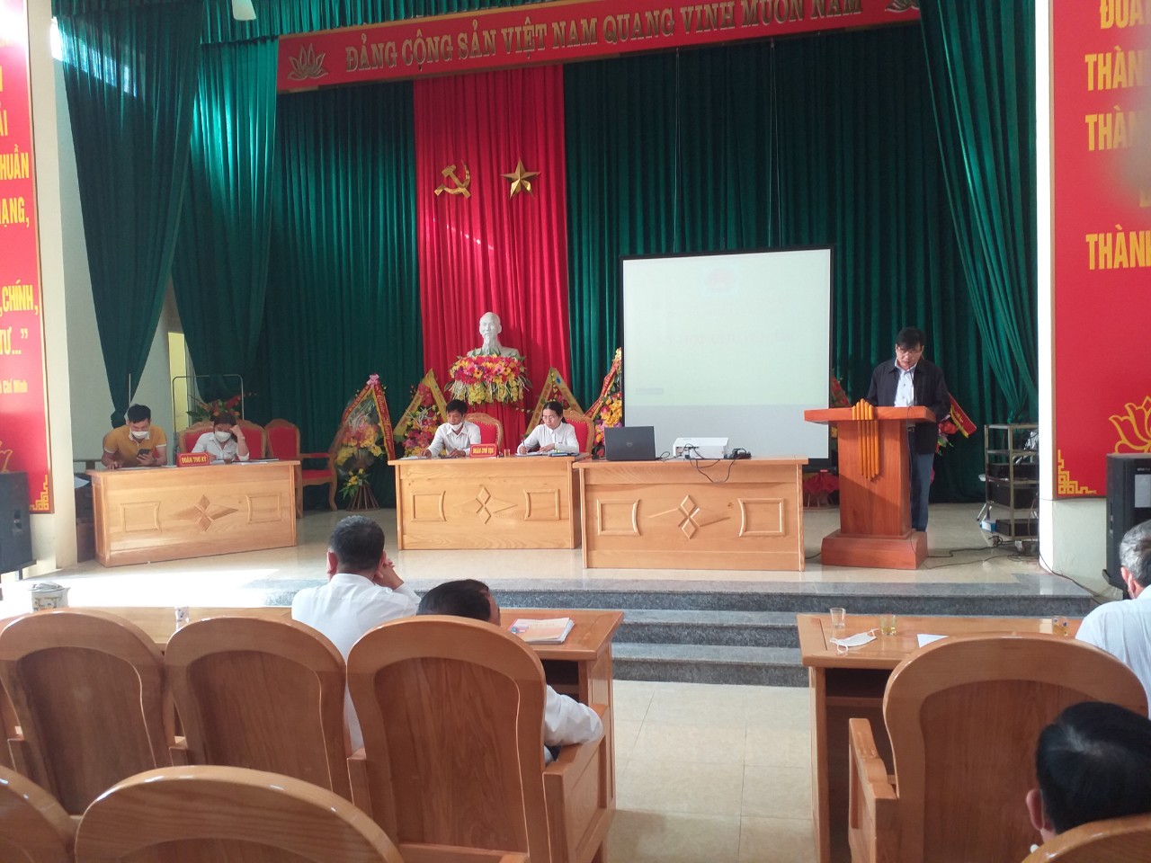 ảnh HĐND kỳ 4 3.jpg