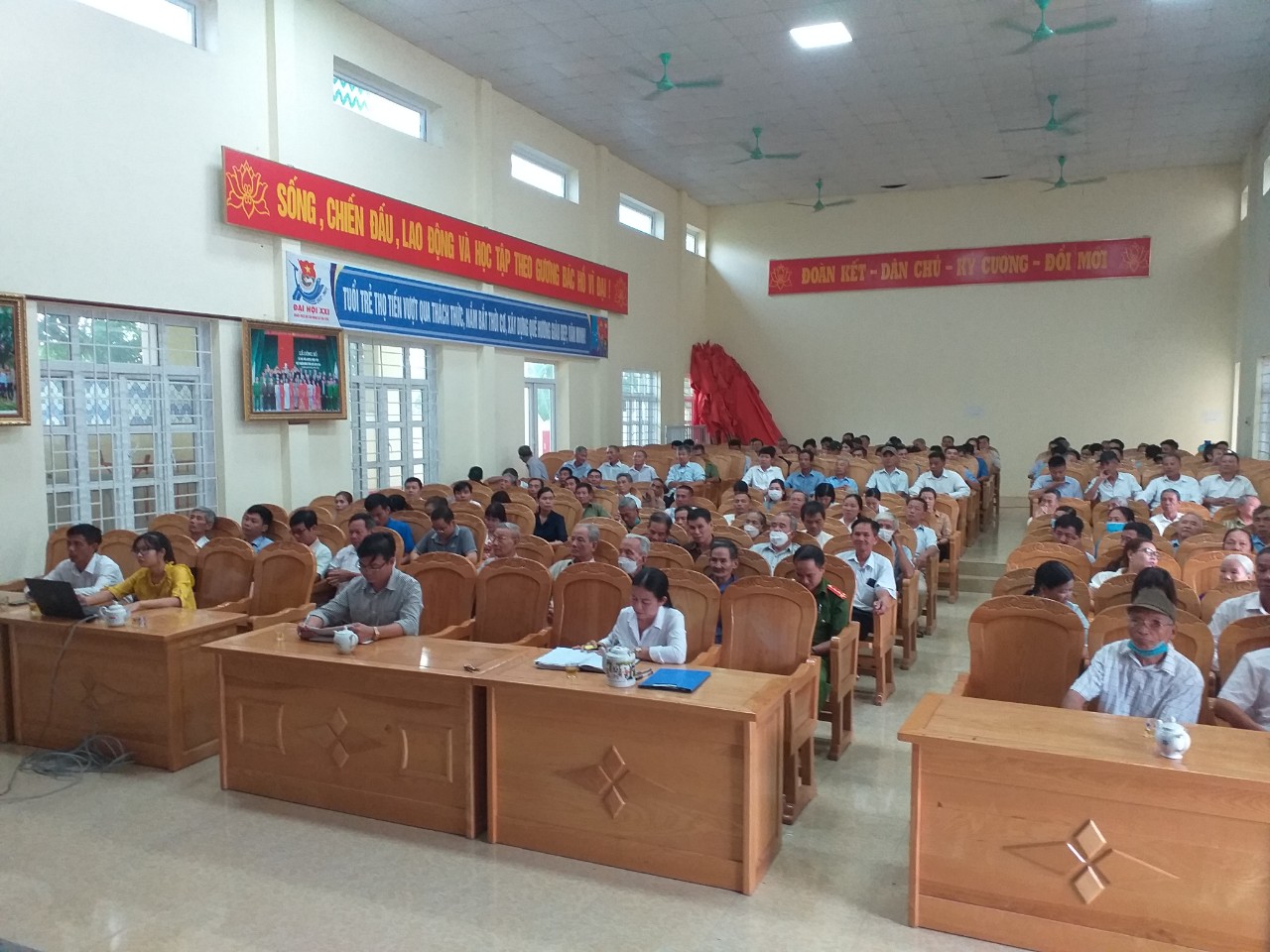 ảnh đảng bộ 5 2022.jpg