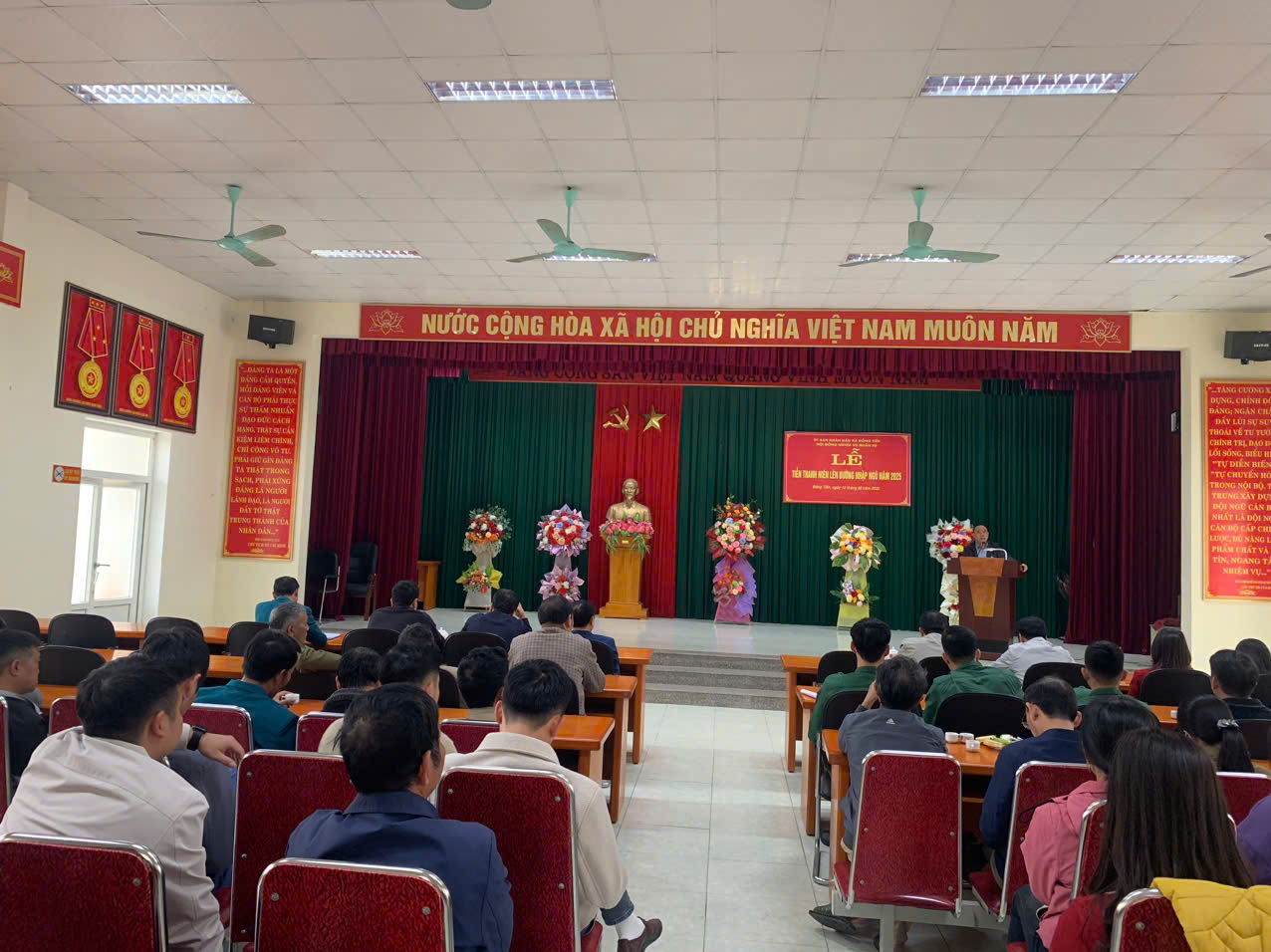 D:\ẢNH XÃ\QUÂN SỰ\TIỄN TN LÊN ĐƯỜNG NN\2025\z6310609716955_27ed4097238a8cb7478835e59c0b1521.jpg