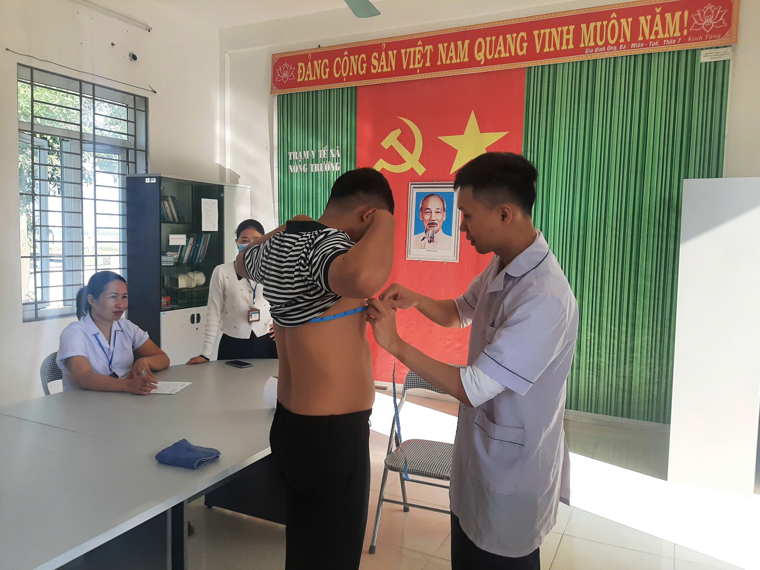Anh-tin-bai