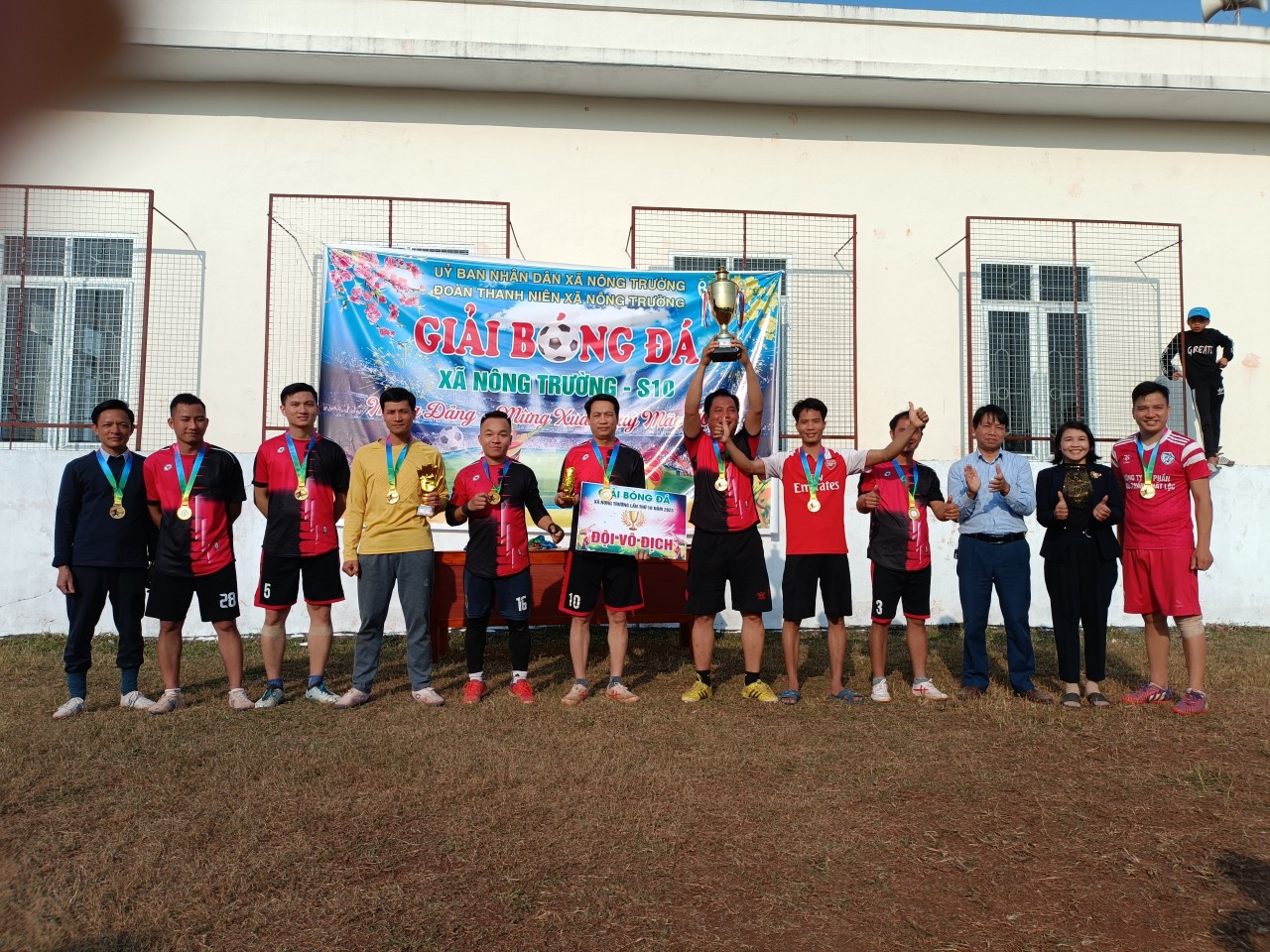 z4070778276950_566d11b5a988a39060e67a880264cfbb.jpg
